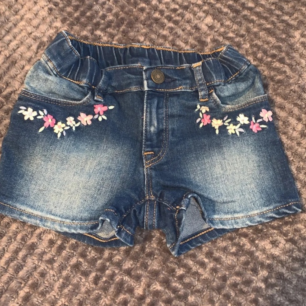 Gap shorts girl 5t